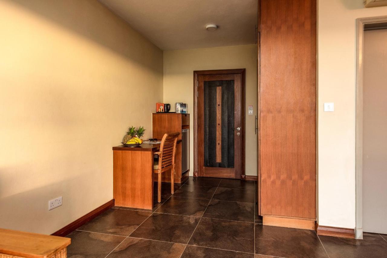 Happy Days Guest House Леморн Экстерьер фото