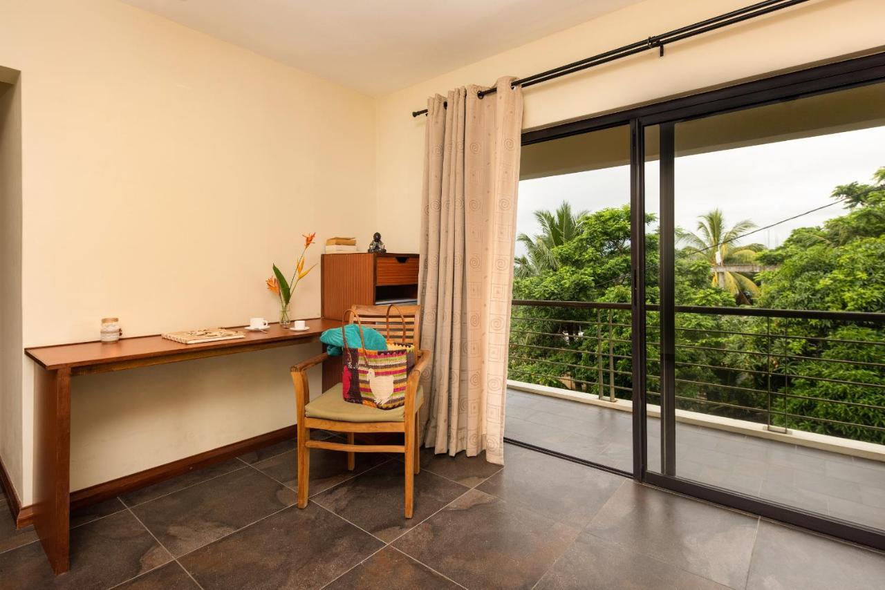 Happy Days Guest House Леморн Экстерьер фото